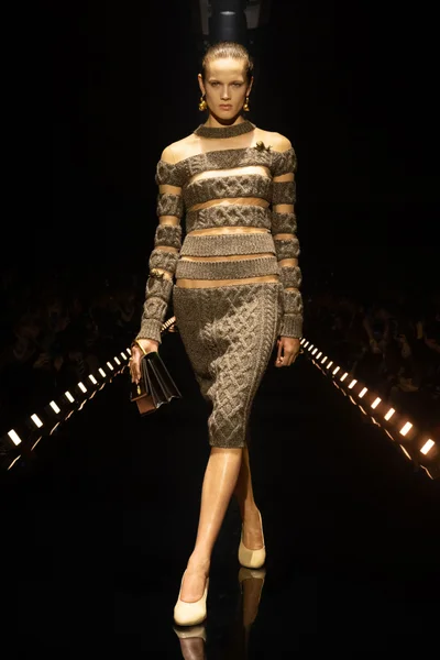 Look 11